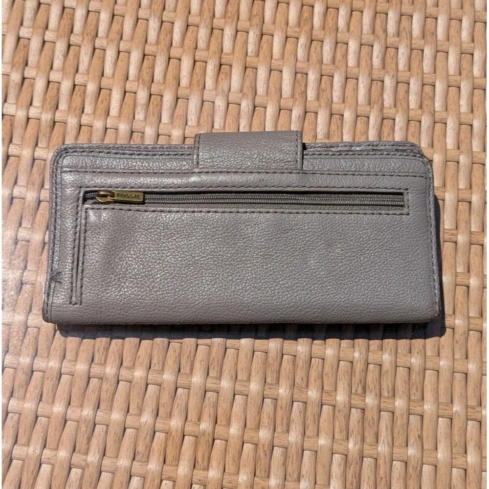 Fossil Madison Cowhide Leather Gray‎ Wristlet Wallet Clutch - 8”x4”